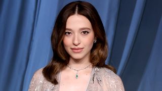 『アノーラ』女優、透けてるドレスで登場