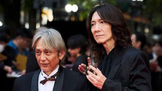 吉井和哉、8年ぶり東京国際映画祭参加!レッドカーペット登壇前に母からLINE
