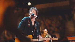 若きスプリングスティーンの葛藤と魂の旅路を描く『孤独のハイウェイ』特別予告が公開