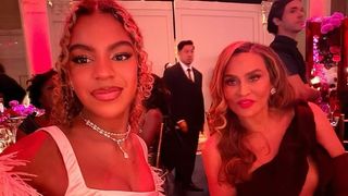 ビヨンセの13歳娘、母そっくりの美しい成長ぶりが話題！