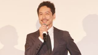 坂口健太郎、渡辺謙との“斬り合い”のような対決回顧　命懸けで挑んだ『盤上の向日葵』初日に感無量