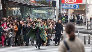 『踊る大捜査線 N.E.W.』青島の最新ビジュアル公開 織田裕二、エキストラ400名と“奇跡”のクランクイン