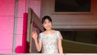 芦田愛菜、まるで王女！ピンクに染まった東京国立博物館に降臨