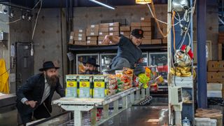 オースティン・バトラーが爆走『コート・スティーリング』チェイスシーンを本人＆監督が実況解説する特別動画公開