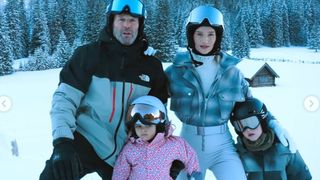 3歳娘の眼光が鋭い！ジェイソン・ステイサムの家族写真が公開