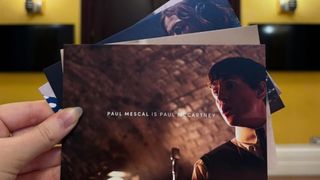 似てる！サム・メンデス監督のザ・ビートルズ映画、メンバーのビジュアル初公開