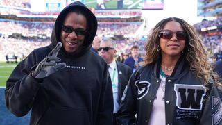 ビヨンセの14歳娘、母そっくり！すさまじいオーラが注目の的