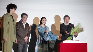 北大路欣也、83歳の誕生日を祝われ涙　伊東四朗からサプライズ祝福「あなたは時代劇の師匠」