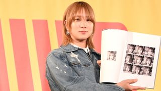 伊澤彩織『るろうに剣心』以来の親交・佐藤健から刺激「肩を並べられるように」フォトブックで対談