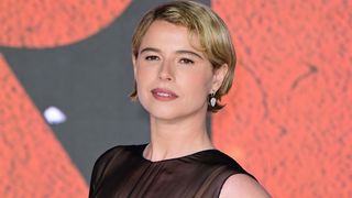 オスカー最有力女優、透けてるドレスで魅了