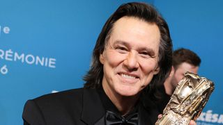 ジム・キャリーが久々の公の場　「別人みたい」と驚きの声