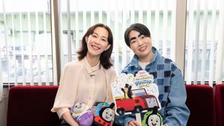 イモトアヤコ、きかんしゃトーマス新作アフレコに「焦って1時間も早くスタジオへ入りました」木村佳乃との仲良し2ショットトークも