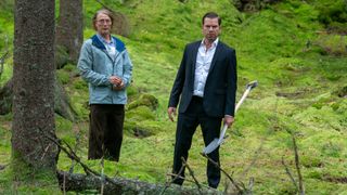 マッツ・ミケルセン、最新作で自分をジョン・レノンだと思い込む兄役に『さよなら、僕の英雄』6月19日公開