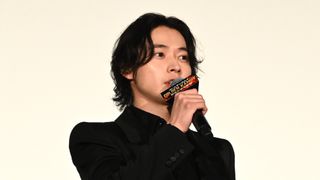 山崎賢人『ゴールデンカムイ』は「不死身になれる」杉元役に注入した“ゴリラ感”