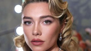 フローレンス・ピュー、恋人をInstagramで公開