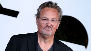 違法に麻薬を販売して「フレンズ」マシュー・ペリーさんを死なせた女に禁錮15年