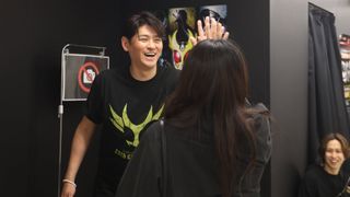 賀集利樹、「真アギト展」初日にサプライズ登場！ファンとハイタッチでお出迎え「本当に嬉しい時間でした」