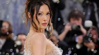すごすぎる！女子金メダリストの“シャボン玉ドレス”が話題