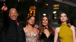 ヴィン・ディーゼル、カンヌでポール・ウォーカーさん思い涙『ワイルド・スピード』記念上映にキャスト登壇