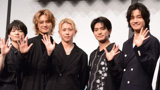 Aぇ! group佐野晶哉、ヒット祈願だるま落とし失敗で土下座謝罪 メンバーから総ツッコミ