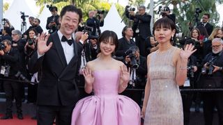 岸井ゆきのが華やかなドレス姿で初のカンヌレッドカーペットを満喫！『すべて真夜中の恋人たち』
