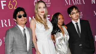 アンジーとブラピの息子、ピット姓を法的に削除する決断