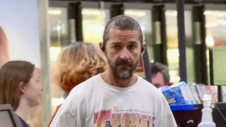 乱闘騒ぎで逮捕された『トランスフォーマー』シャイア・ラブーフ、暴行罪を認める