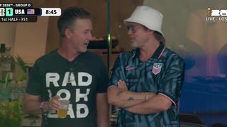 『ファイト・クラブ』から27年…ブラッド・ピット＆エドワード・ノートンがワールドカップで再会！