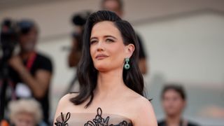 ボンドガール女優エヴァ・グリーン、ドラマ撮影中に負傷　病院搬送も順調に回復