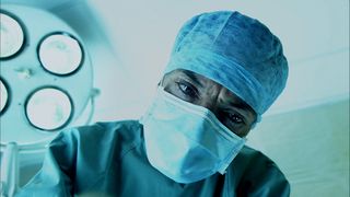 良い子は観ちゃダメ~!『ムカデ人間』若本ボイス炸裂!キレイになった4Kリマスター版予告編公開