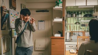安田章大、自閉スペクトラム症の兄を熱演　『平行と垂直』場面写真公開