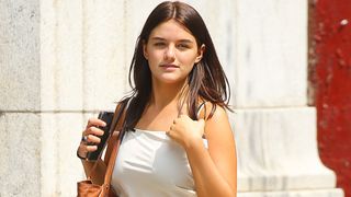 20歳になったトム・クルーズの娘スリ、舞台出演へ！