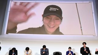 窪田正孝、カナダから『ブルーロック』初日にサプライズ参加!“大先輩”登場に高橋文哉ら騒然