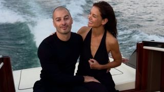 ケイティ・ホームズの恋人、水着姿のケイティなどラブラブ休暇写真を大量公開