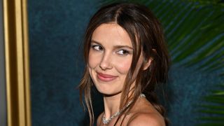 「ストレンジャー・シングス」女優、22歳で二児の母に！