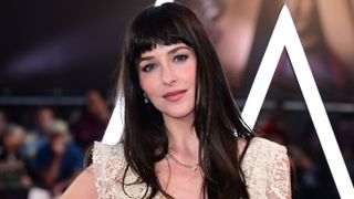 ダコタ・ジョンソン、透けてるドレスでレッドカーペットに