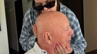 認知症で引退したブルース・ウィリス71歳の近影、娘が公開