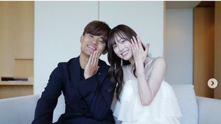 福原遥＆サッカー日本代表・久保建英が結婚を電撃発表　指輪見せ2ショット披露