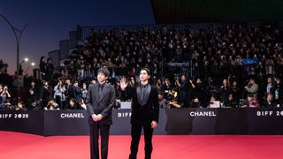 横浜流星、釜山国際映画祭初のレッドカーペット！盟友・藤井道人監督と参加「感慨深く光栄」