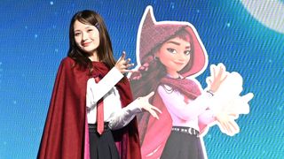 畑芽育、ディズニー新作『ビリーと魔法のはじまり』ヒロイン声優に決定！空を飛んで登場「夢のよう」