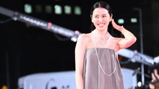 長澤まさみ、22年ぶり『ゴジラ』出演「嬉しく思っています」83mレッドカーペット、美麗肩出しドレスで魅了