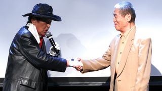 宮内洋「快傑ズバット」幻の“続き”をステージ生披露 東条刑事役・斎藤真との再会にファン歓喜