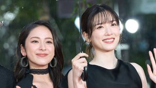 永野芽郁、美脚のぞくドレスで登場！「芽郁ちゃーん」コール響く中、伊藤健太郎、平祐奈らと