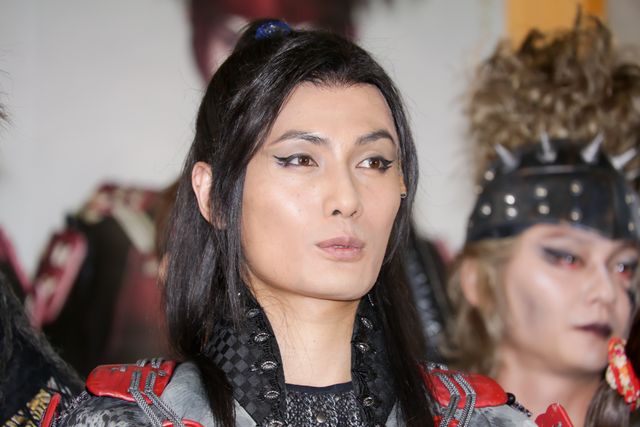 篠田麻里子、"殺しにいく気”で！　初殺陣挑戦に奮闘　画像ギャラリー：フォトギャラリー