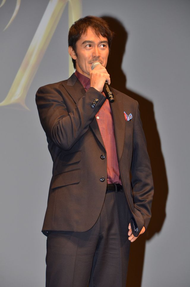 仲間由紀恵＆阿部寛がファンの愛に感激…「オルーナイTRICK」写真ギャラリー（6枚目）