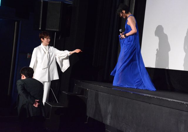 元宝塚トップ・彩風咲奈が沢城みゆきをエスコート！劇場アニメ『ベルサイユのばら』世界最速上映会：フォトギャラリー