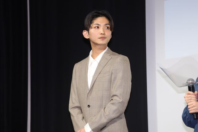 モーガン茉愛羅、ベリーショート＆白の装いで　『エッシャー通りの赤いポスト』ジャパンプレミア（7枚目）