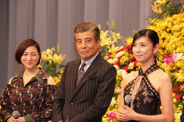 黒木瞳、艶やかな装いで舘ひろし、広末涼子らと『終わった人』会見へ（2枚目）