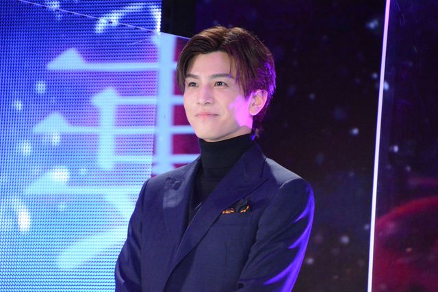 岩田剛典、篠原涼子に金魚をイメージした花束贈る　「金魚妻」イベントに長谷川京子、安藤政信と登壇（6枚目）