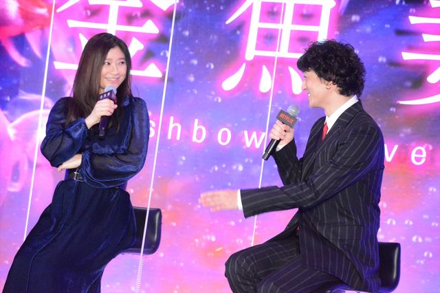 岩田剛典、篠原涼子に金魚をイメージした花束贈る　「金魚妻」イベントに長谷川京子、安藤政信と登壇（12枚目）